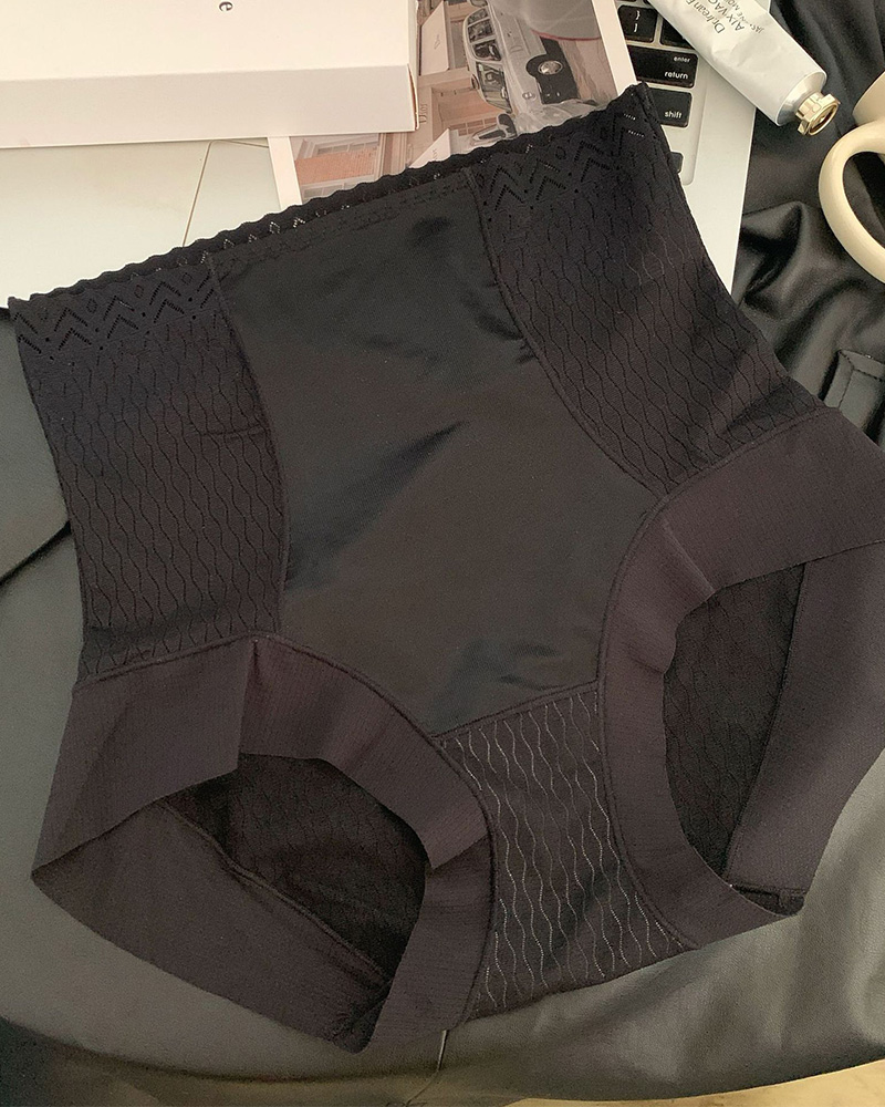 High-Waists, Low-Profile Panties